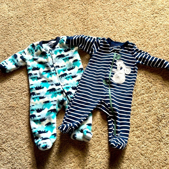 Bundle of 2 footies - Picture 1 of 4